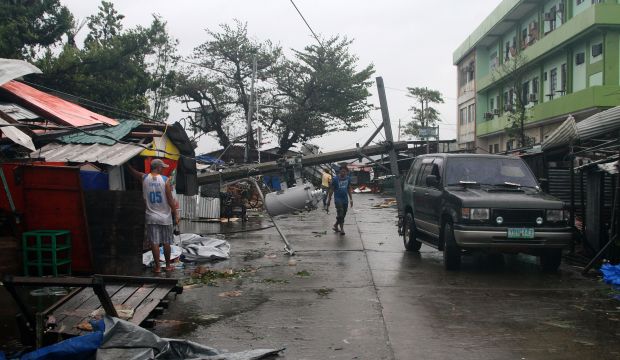 No major damage in Philippine typhoon; 3 dead