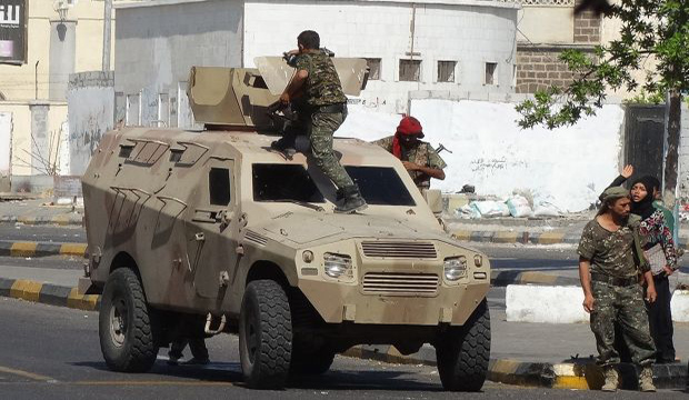 Houthis and Al-Hirak leader seek two-region federal Yemen: sources