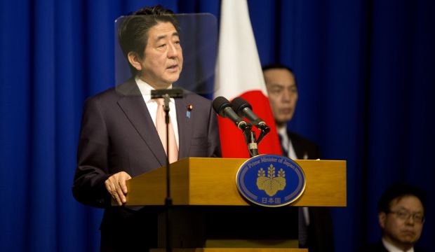 Japanese premier vows to save ISIS hostages