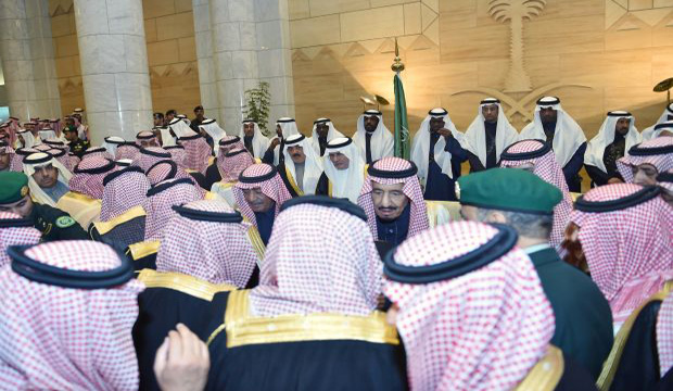 Saudis pledge allegiance to new King, crown princes