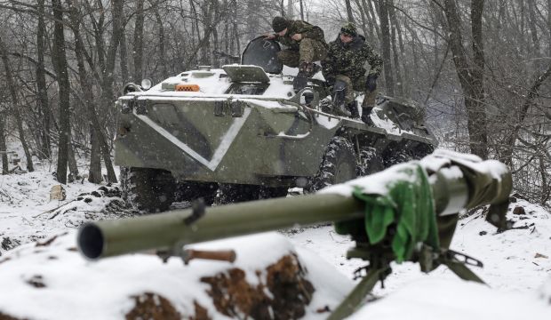 Battle persists for Ukraine railway hub, despite peace deal