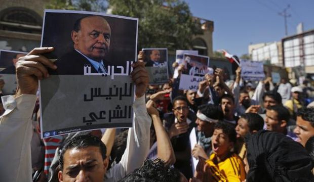 Hadi escapes house arrest to Aden, says still president of Yemen