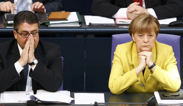 German parliament approves Greece’s bailout extension