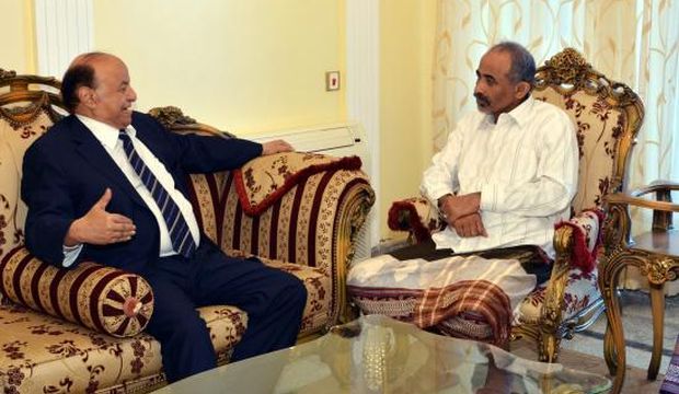 Yemen: Hadi meets escaped defense minister