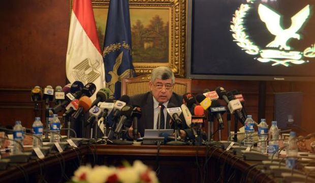 Sisi replaces interior minister in reshuffle