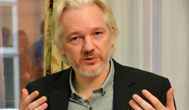 Swedish prosecutors offer to quiz Assange in London