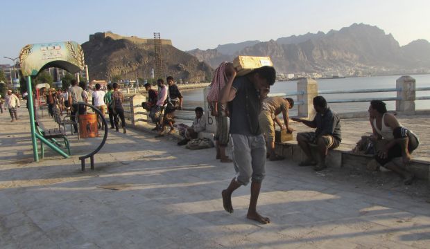 Saudi-led air strikes target fresh Houthi advance on Aden: residents