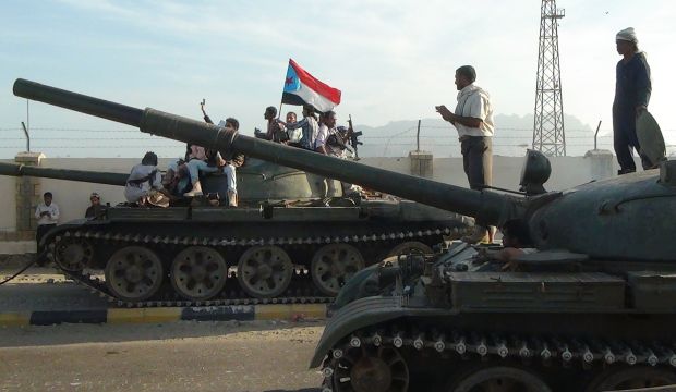 Yemen: Hadi accuses Houthis and Saleh of military coup