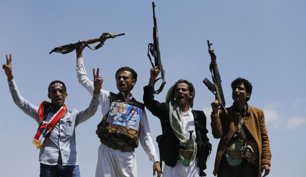 Yemen factions welcome Riyadh talks, Houthis rebuff peace efforts