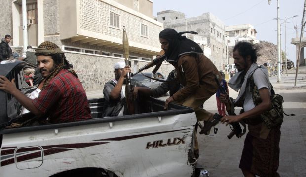 Yemen: Hadi seeks transfer of international aid to Aden
