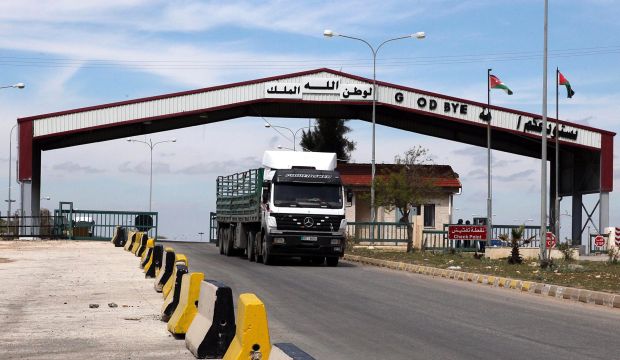 Jordan’s overland trade paralyzed by Iraq, Syria border woes
