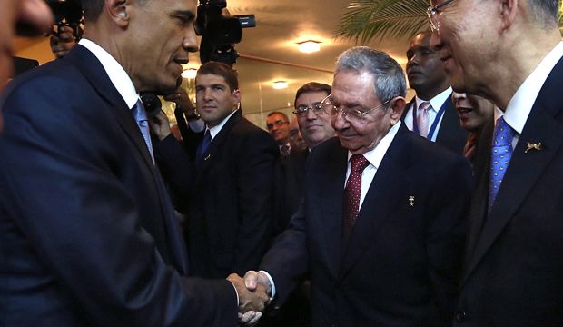 Handshake sets stage for historic Obama-Castro meeting