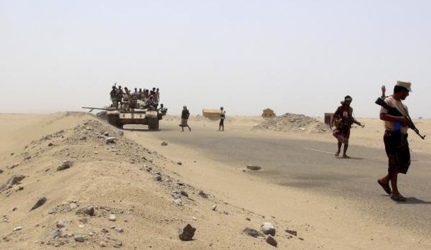 Houthi rockets kill dozens in south Yemen
