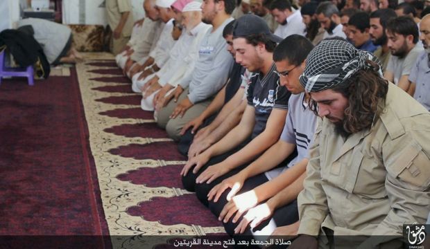 ISIS kidnaps dozens of Christians from central Syrian town, hundreds of families flee