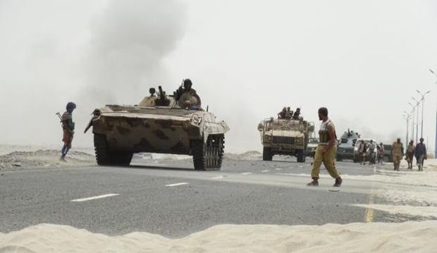 Yemen: Houthis declare state of emergency in Sana’a as government loyalists close in on capital