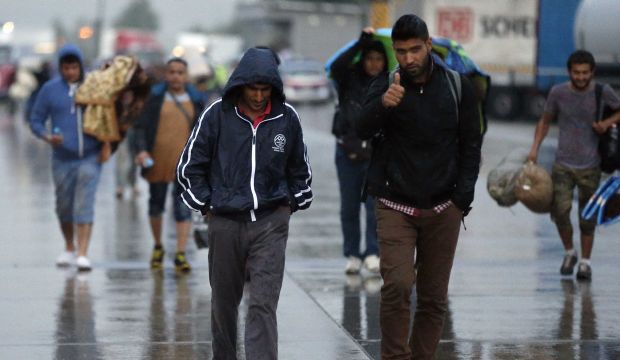 Austria, Germany open borders to migrants offloaded by Hungary