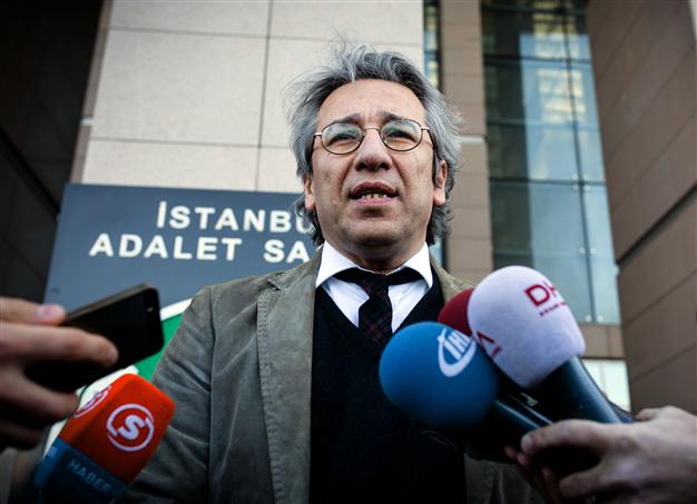 Turkish Prosecutor Seeks Life Sentence for 2 Jailed Journalists