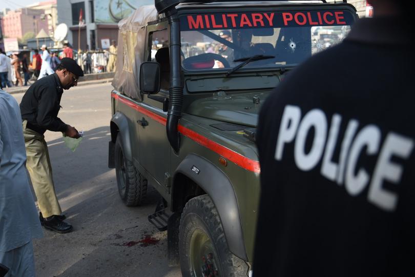 Pakistan Arrests 100 al-Qaeda, LeJ Militants, Foils Jailbreak Plan
