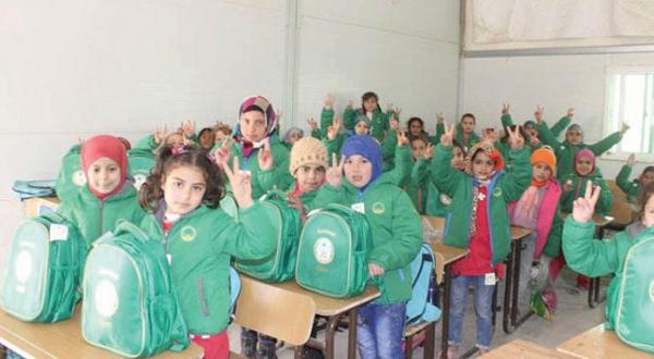 Saudi National Campaign to Distribute 20270 School Bags to Syrian Refugees