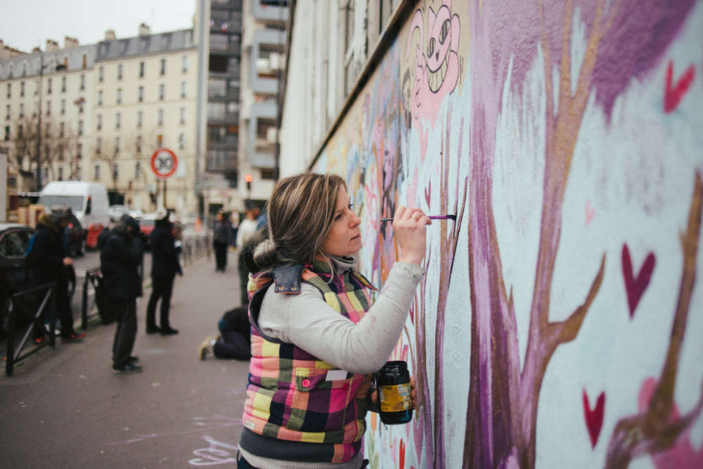 “Wall of love” Heals Neighborhood Scarred by Paris Attacks