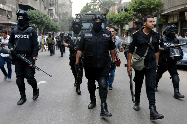 Egyptian Police Shoot Four Suspected Militants South of Cairo