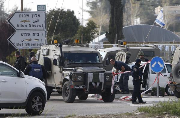 Palestinian Teenager Shot Dead after Attacking Israeli Policeman
