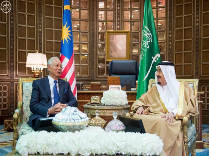 King Salman, Malaysian PM Review International and Islamic Updates