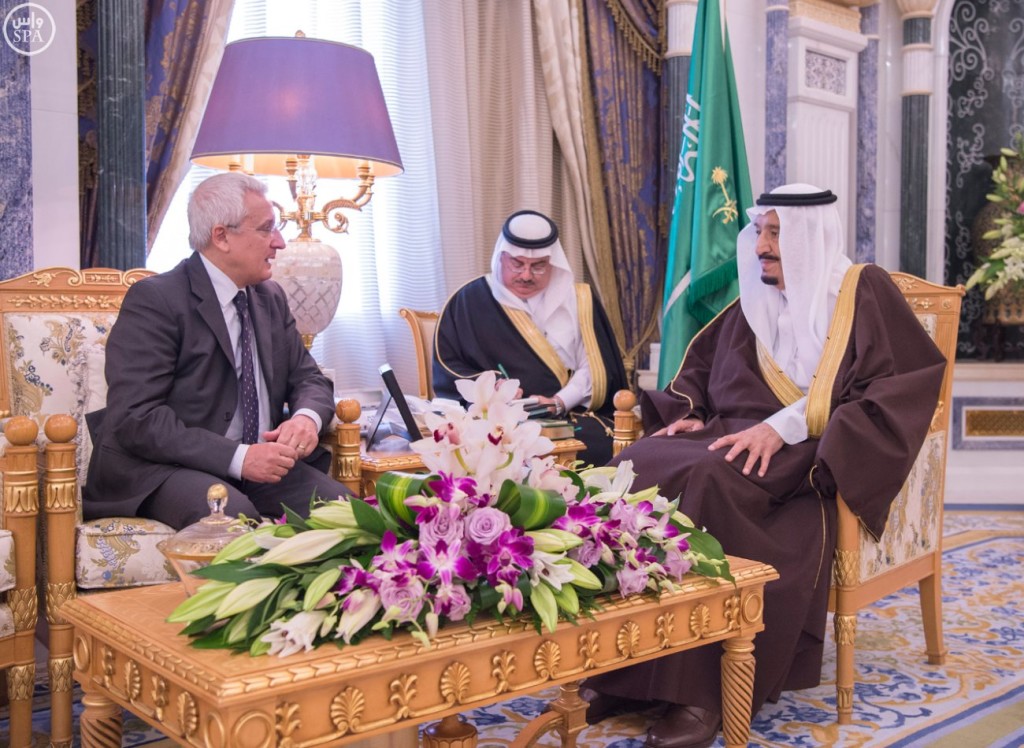 King Salman Meets with Italian Ambassador to Saudi Arabia
