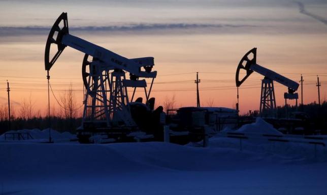 Oil Prices Drop as Global Oversupply Outweighs Strong Demand