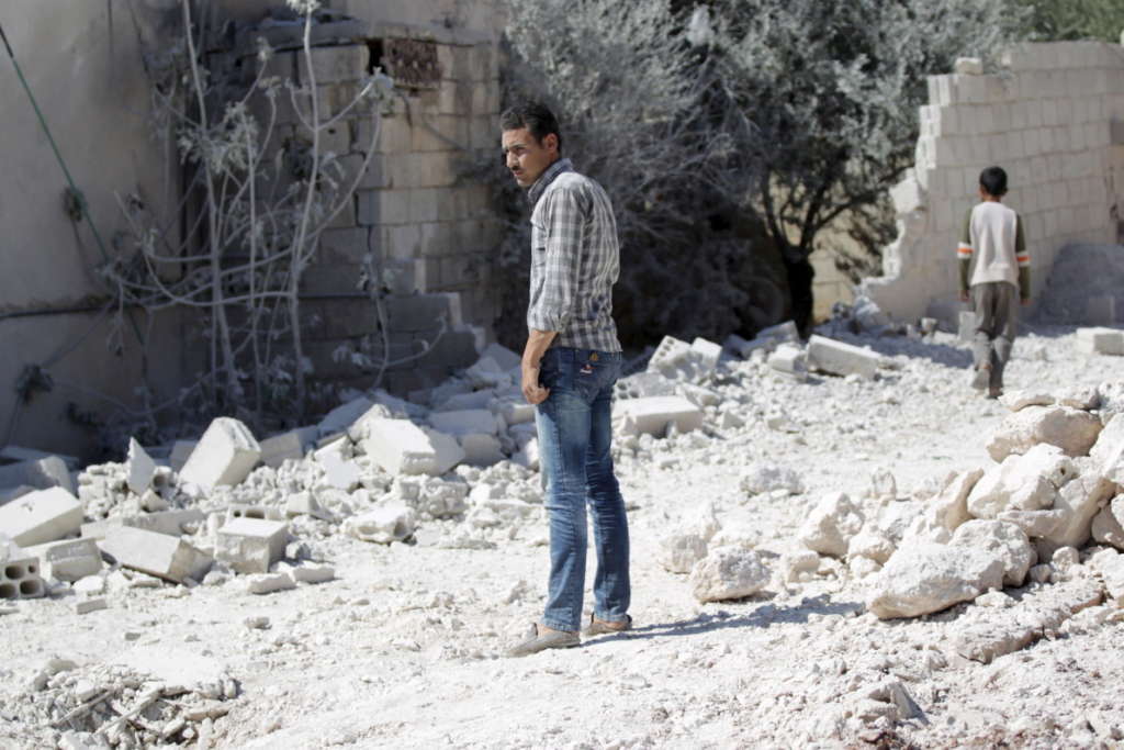 Syrian Peace Talks Thorny, Rebels Prepare for More War