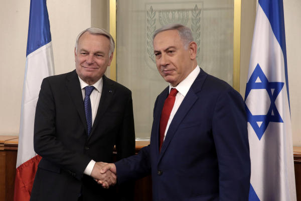 Netanyahu Tells France’s Ayrault He Still Opposes Peace Conference