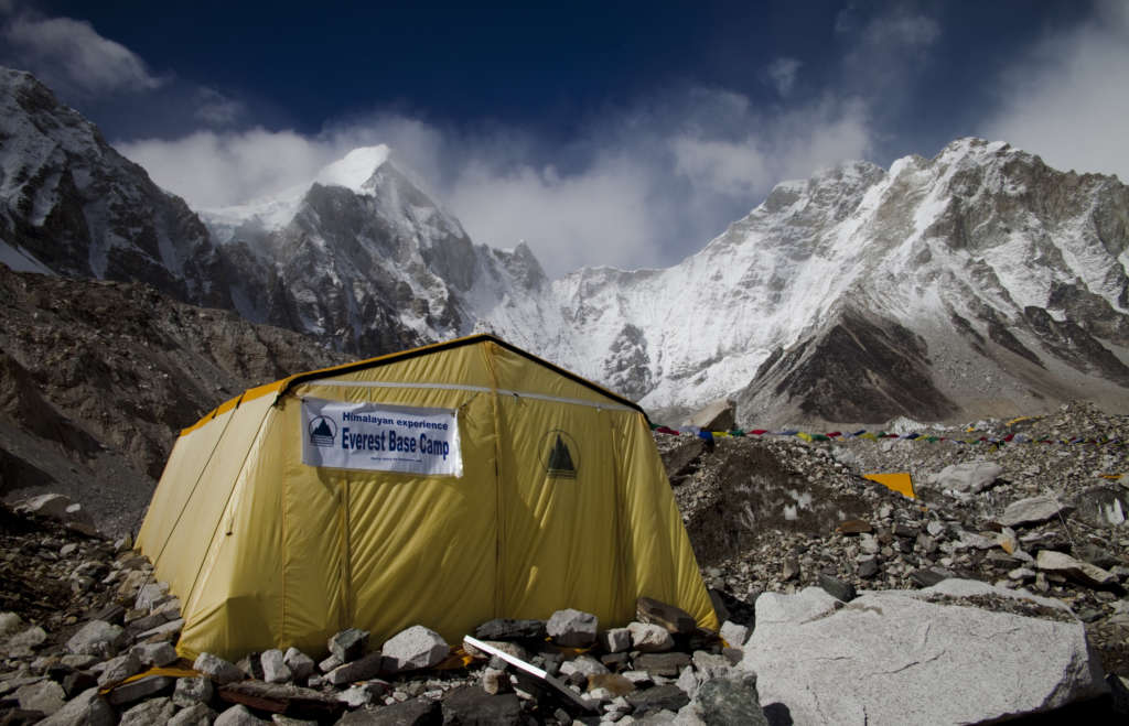 Climbers Near World’s Tallest Peak after 2 Years of Disasters