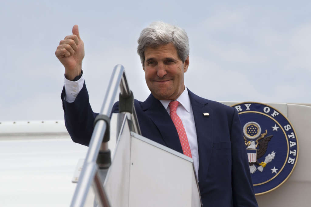 Kerry Meets King Salman to Discuss Syria before Visiting Russia Next Week