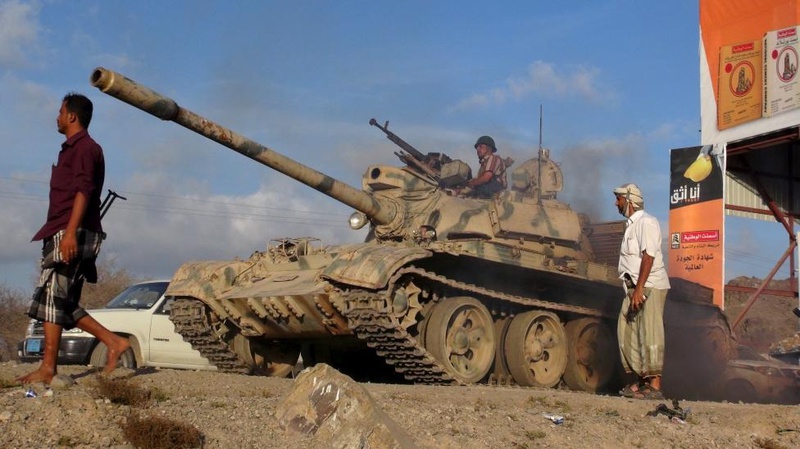 Yemeni Army Closes in on Sanaa Airport Forcing 30 Insurgent Leaders to Escape