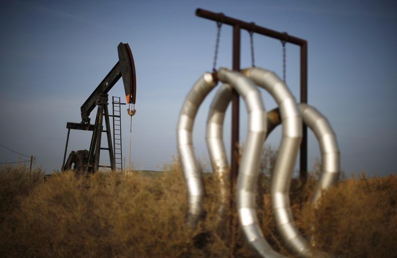 Oil Prices Rise Ahead of U.S. Stockpile Data; Swings pre-U.K. Vote