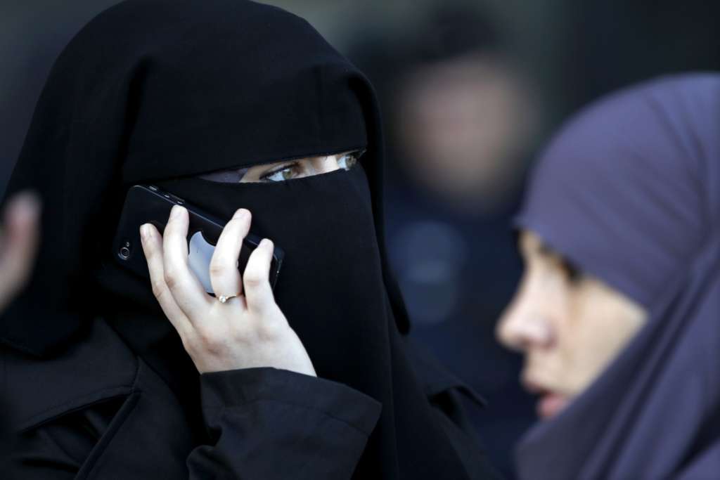 Study: Veils, Headscarves May Improve Observers’ Ability to Judge Truthfulness