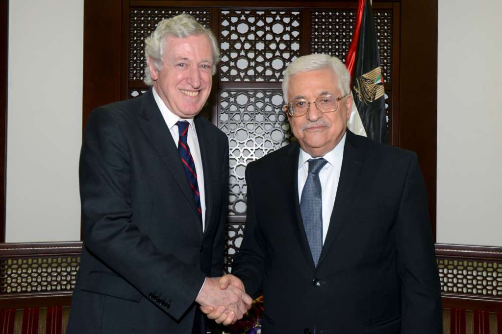 Palestinians Call on France to Coordinate for a Successful Peace Conference