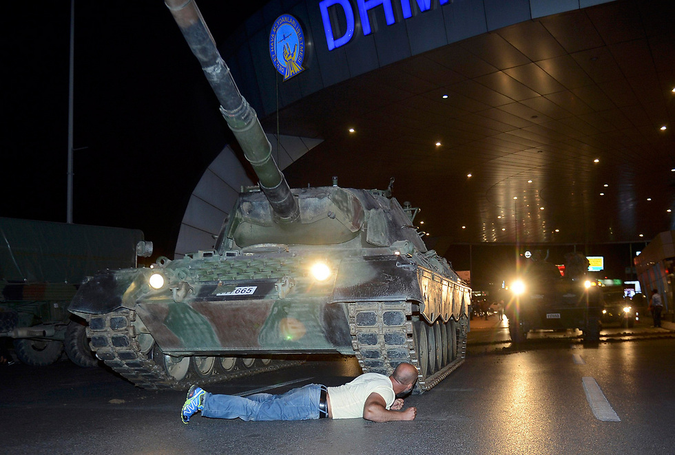 With Army in Disarray, a Pillar of Modern Turkey Lies Broken