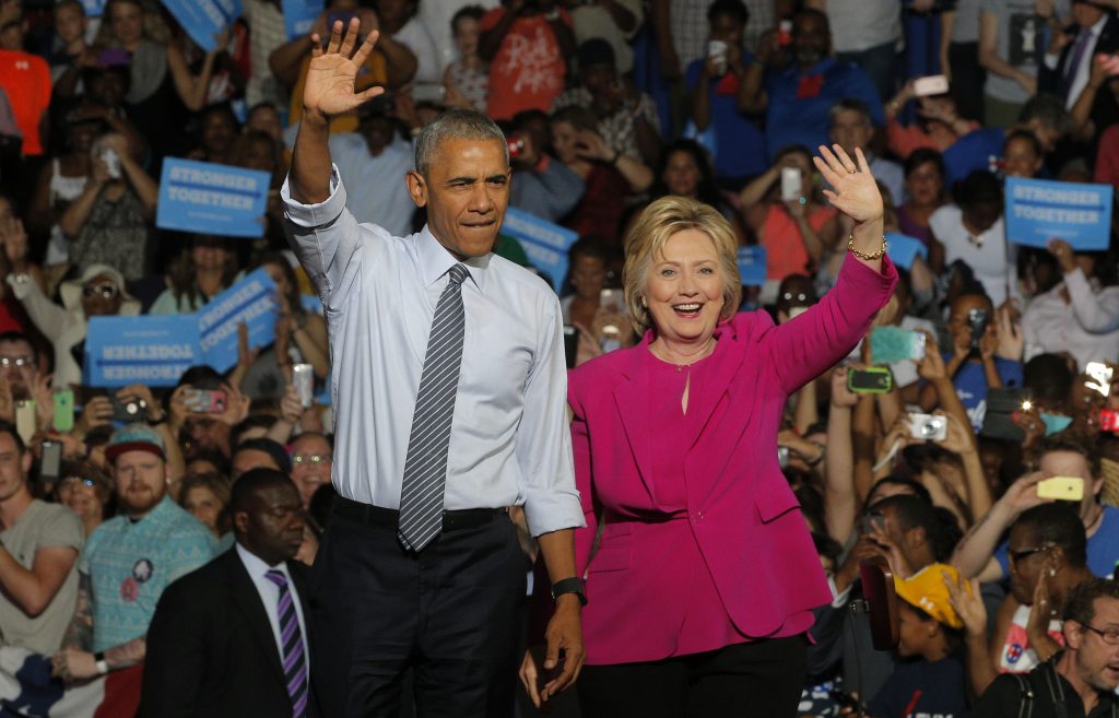 Obama Campaigns with Clinton, Says Ready to ‘Pass the Baton’ to her