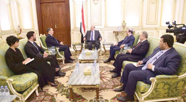 Hadi to UN Envoy: We Seek Peace Preceded by Serious Intentions to Achieve it