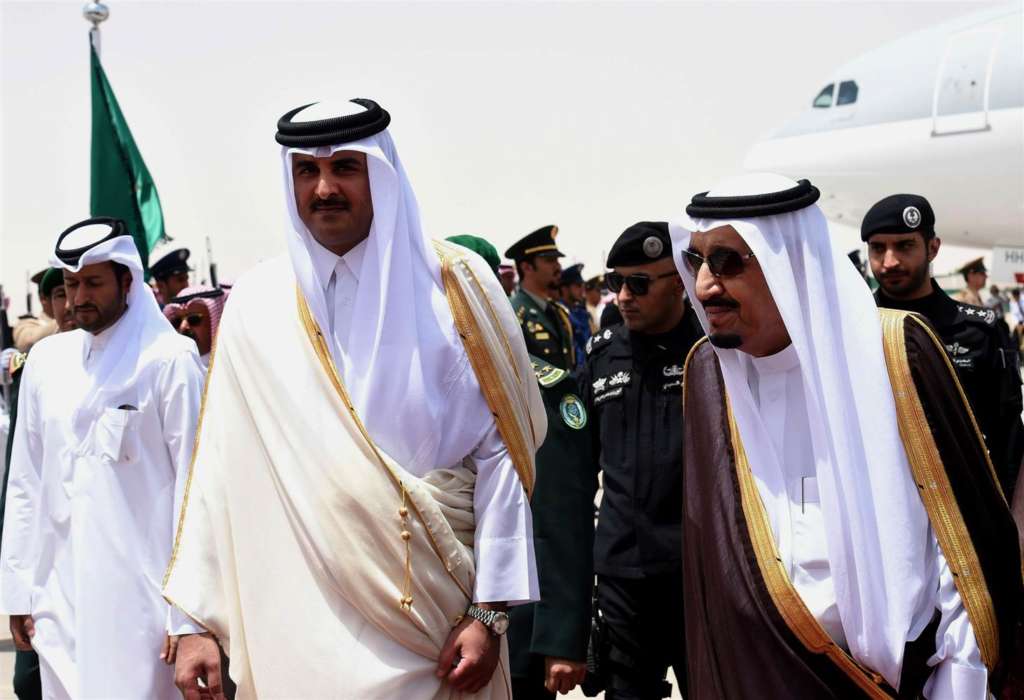 King Salman Meets Emir of Qatar in Tangier