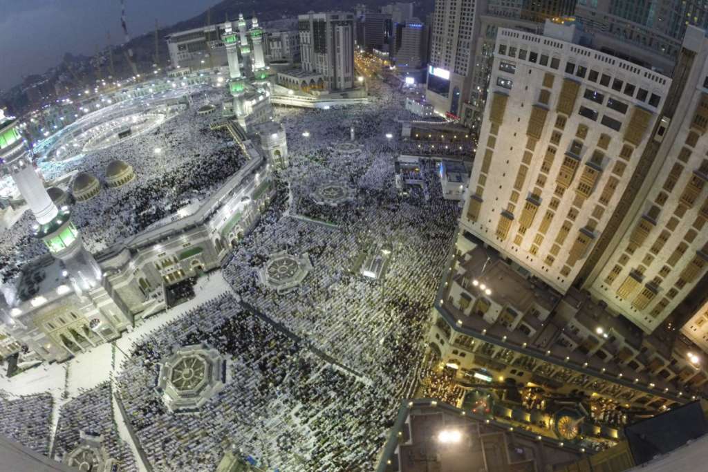 Saudi Arabia: Iran Uses Holy Hajj to Shift Attention from its Internal Problems