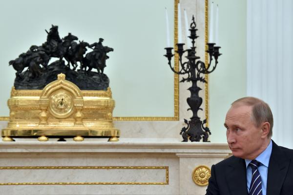 Opinion: How to Cuddle the Russian Bear