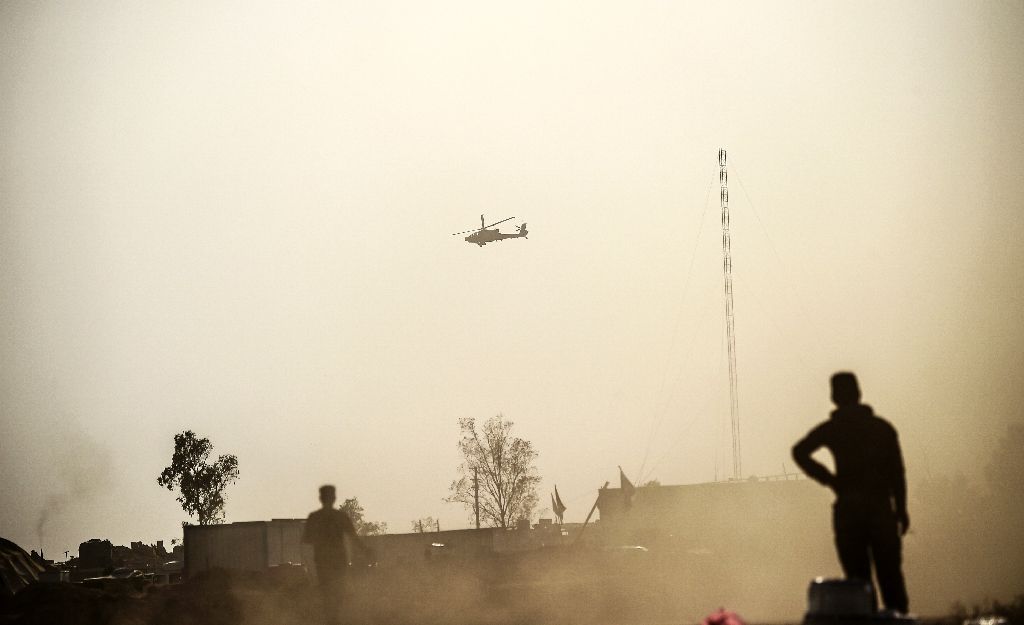 Apaches Introduced to Mosul Offensive