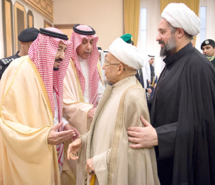 Saudi King Salman Receives Eastern Region Citizens