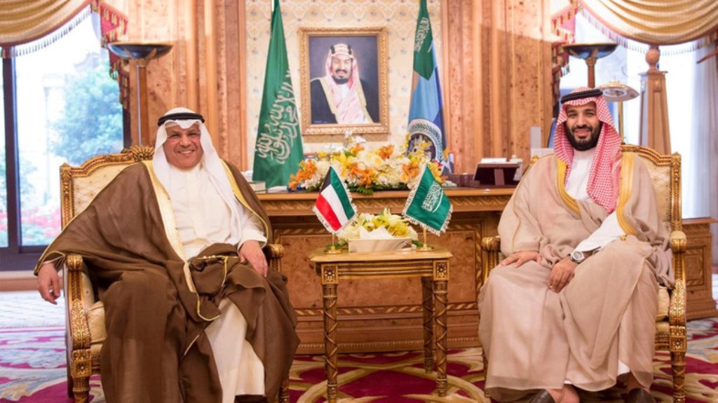 Deputy Crown Prince Discusses Defense Cooperation with Kuwaiti Deputy PM