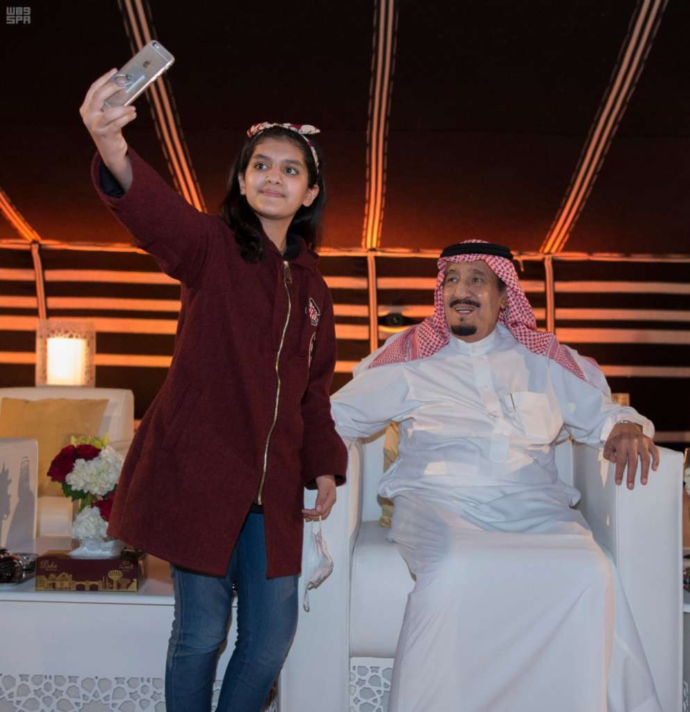 Qatari Emir Warmly Welcomes King Salman, Stresses Profound, Strong Fraternal Ties