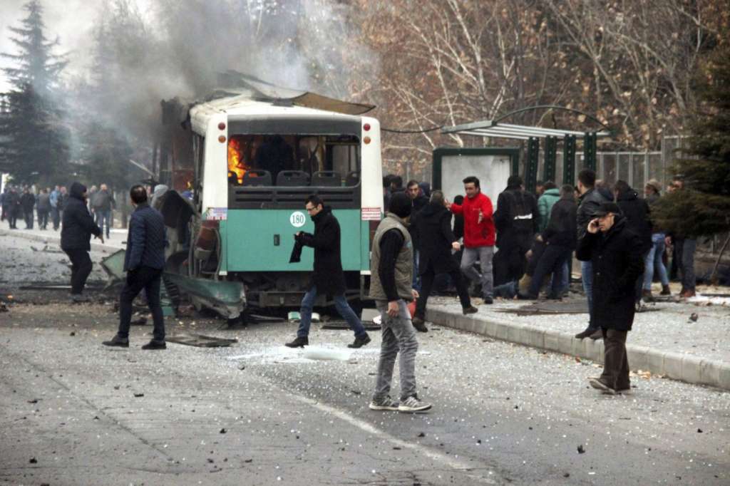 Turkish Car Bomb Attack Kills 13 Soldiers, Wounds 48