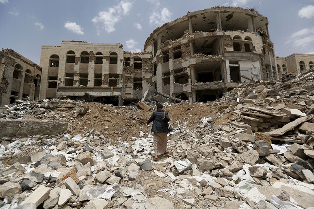 Yemen: Military Insurgency Officers Leave Sanaa to Join the Legitimacy