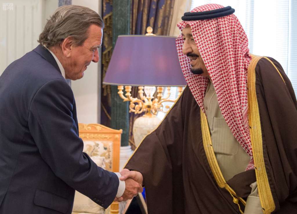 Saudi King Receives Former German Chancellor